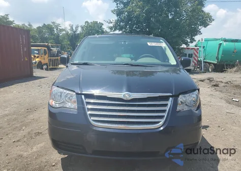 2010 Chrysler Town & Country Lx из США, поврежденный, VIN 2A4RR2D12AR463996